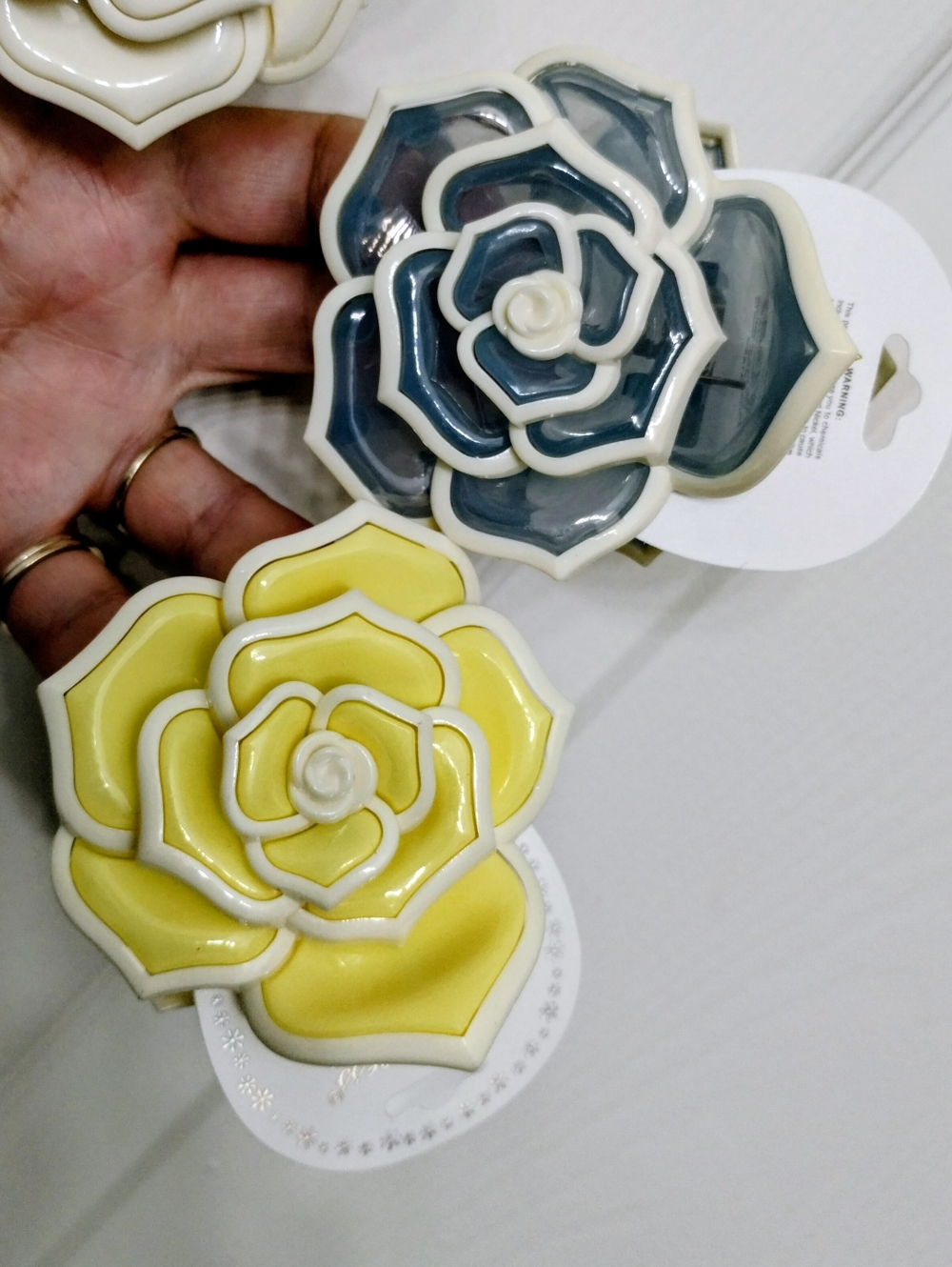 Camellia Hair Clips Set Of 3 - Picture 12 of 16